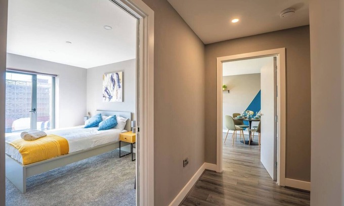 The Docks Apartment | 2-Bed Flat at Monarchs Quay, Liverpool Waterfront