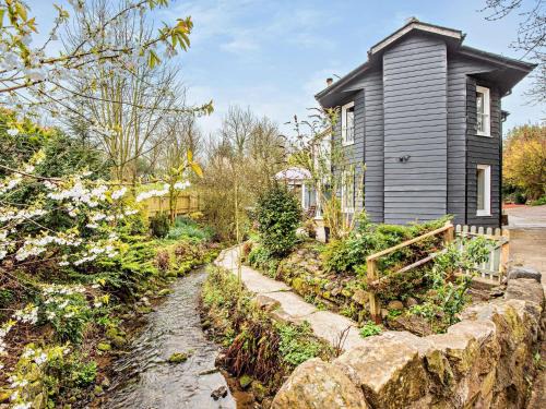 Maryport House | 2 Bed in Maryport 91132