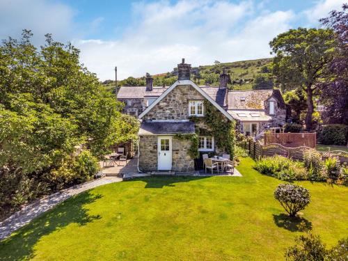 Clynnogfawr House | 2 Bed in Nefyn 56989