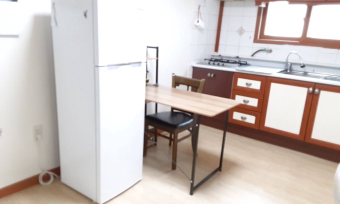 Michuhol-gu Apartment | 2 Bed Incheon Apartment Quick Trip to Incheon Airport or Seoul