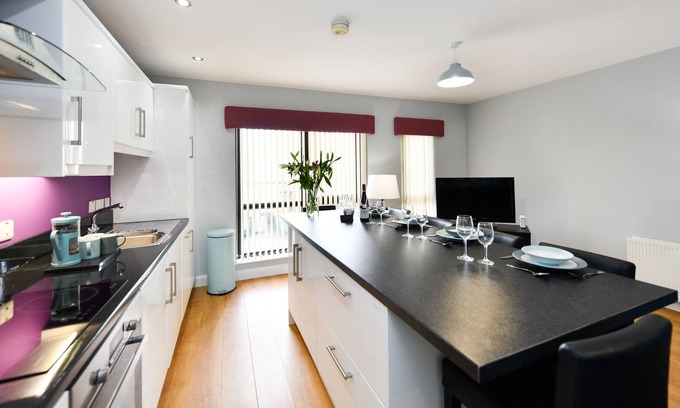 Troon Apartment | 2 bed new build first floor flat in town centre location in Troon, close to popular pubs, restaur...