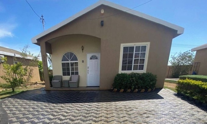 Spring Village House | 2-Bed, Sleeps 4, Private Garden, Parking