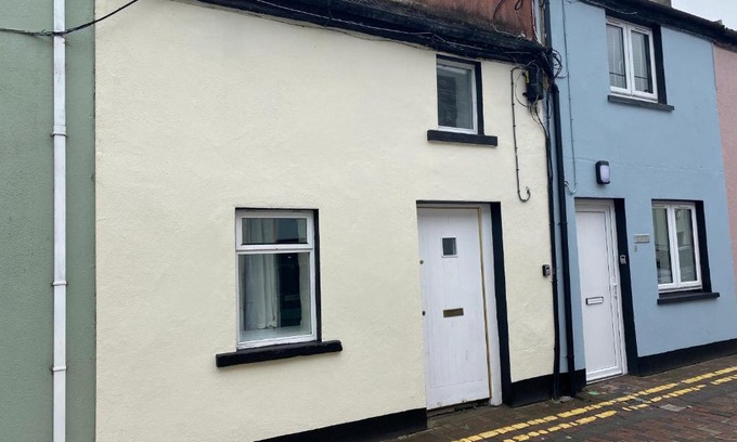 Galway City Centre Apartment | 2 Bed Townhouse Eyre Square City Centre
