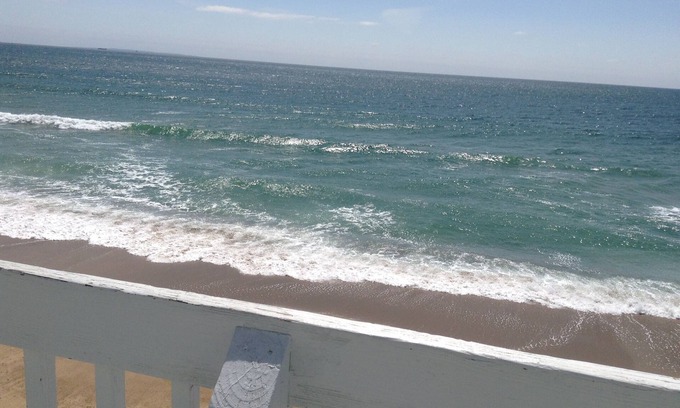 Misquamicut House | 2 Bedroom 2 Bath duplex on Misquamicut Beach