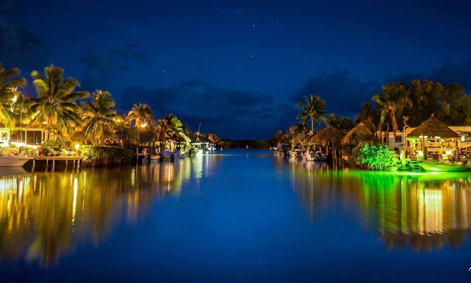 Key Largo Cottage | 2 bedroom & 25' Boat Dock ~ Waterfront Atlantic Side & PrivateTiki dining, bikes