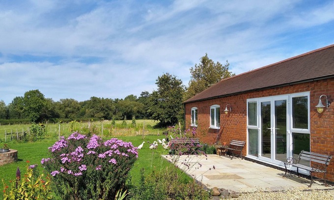 Ockbrook Cottage | 2 bedroom accommodation in Hampton in Arden