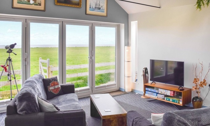 Bacton Cottage | 2 bedroom accommodation in Walcott-on-Sea