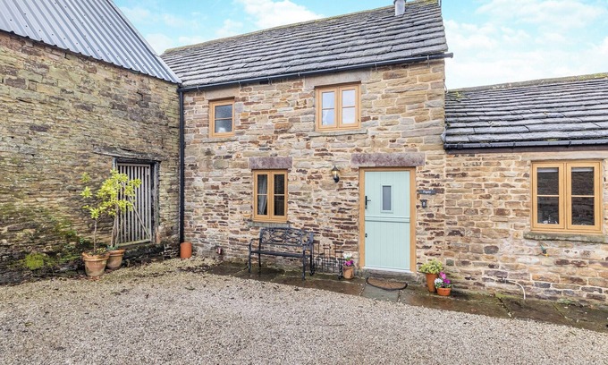 Cutthorpe Cottage | 2 bedroom accommodation in Cutthorpe, near Chesterfield