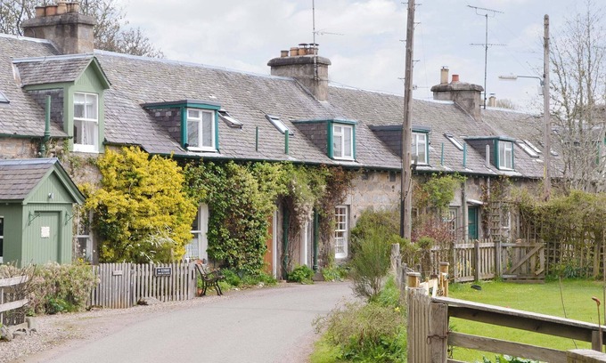 Blairgowrie Cottage | 2 bedroom accommodation in Kirkmichael, near Pitlochry
