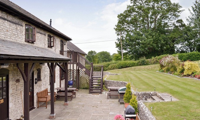 East Meon Cottage | 2 bedroom accommodation in East Meon, Petersfield