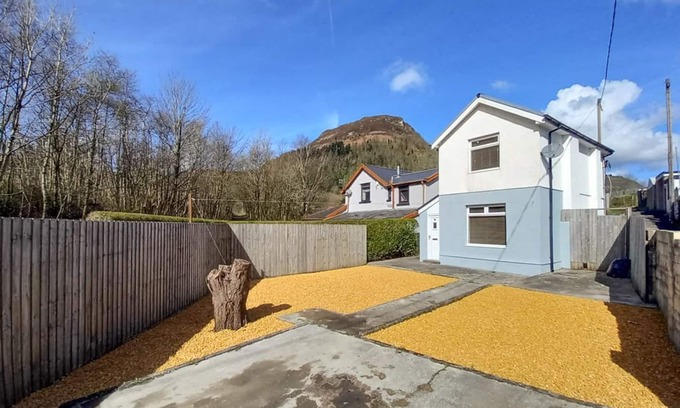 Blaencwm Cottage | 2 bedroom accommodation in Treherbert