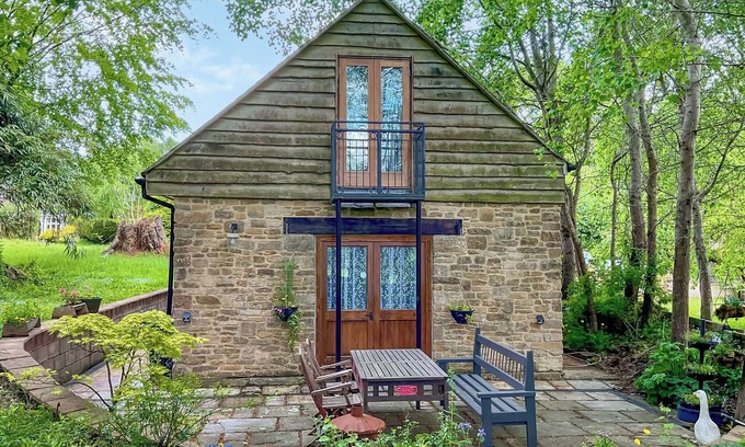Crewkerne Cottage | 2 bedroom accommodation in Misterton, near Chard