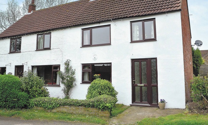 Horncastle Cottage | 2 bedroom accommodation in Hemingby, near Horncastle