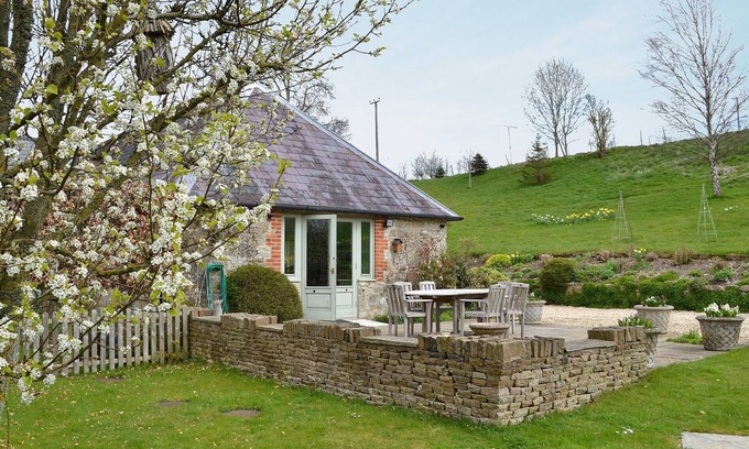 Fonthill Bishop Cottage | 2 bedroom accommodation in Fonthill Bishop, near Tisbury