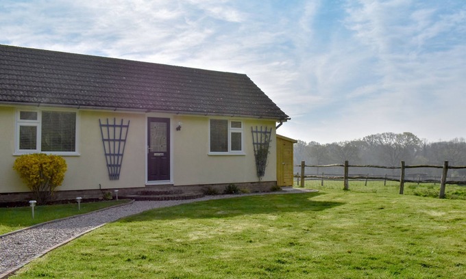 Cowbeech Cottage | 2 bedroom accommodation in Cowbeech, near Hailsham