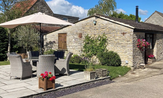 East Lydford Cottage | 2 bedroom accommodation in East Lydford, near Somerton