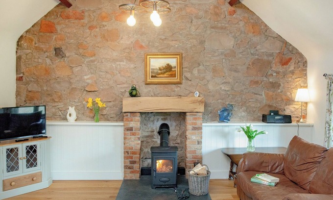 Tiverton Cottage | 2 bedroom accommodation in Withleigh, near Tiverton