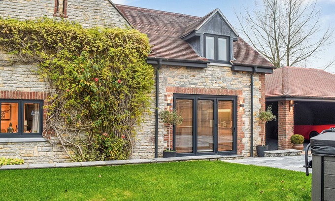 Babcary Cottage | 2 bedroom accommodation in Babcary