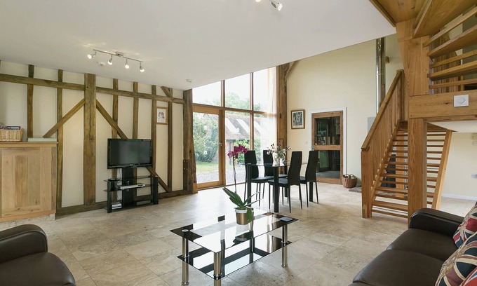 Cowbeech Cottage | 2 bedroom accommodation in Herstmonceux, near Hailsham