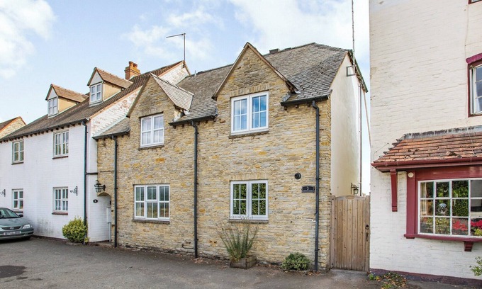 Bretforton Cottage | 2 bedroom accommodation in Evesham