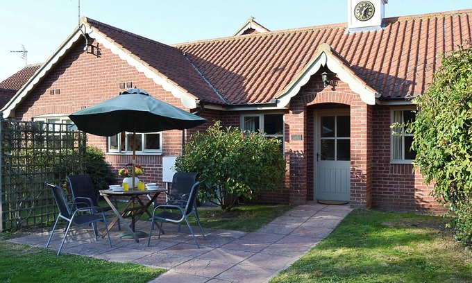 Irstead Cottage | 2 bedroom accommodation in Rollesby, near Great Yarmouth