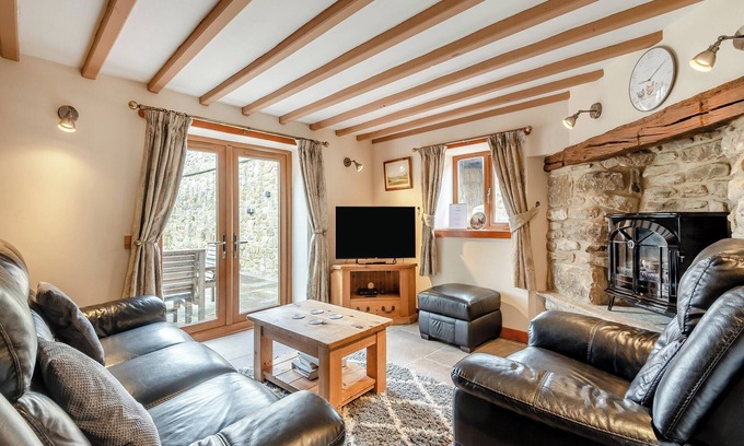 Ashover Cottage | 2 bedroom accommodation in Clay Cross, near Chesterfield