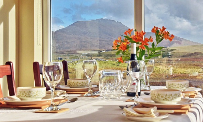 Homore Cottage | 2 bedroom accommodation in Howbeg (Tobha Beag), Isle of South Uist