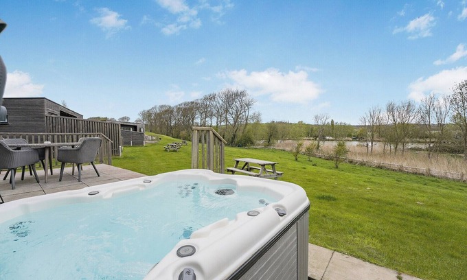 Lewes Ski Chalet | 2 bedroom accommodation in Lewes
