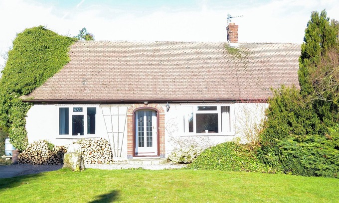 Ripley Cottage | 2 bedroom accommodation in Pentrich, near Ripley