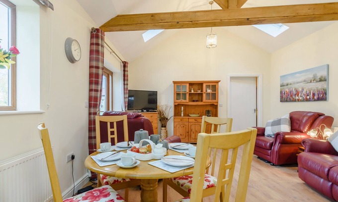 Great Hatfield Cottage | 2 bedroom accommodation in Great Hatfield, near Hornsea