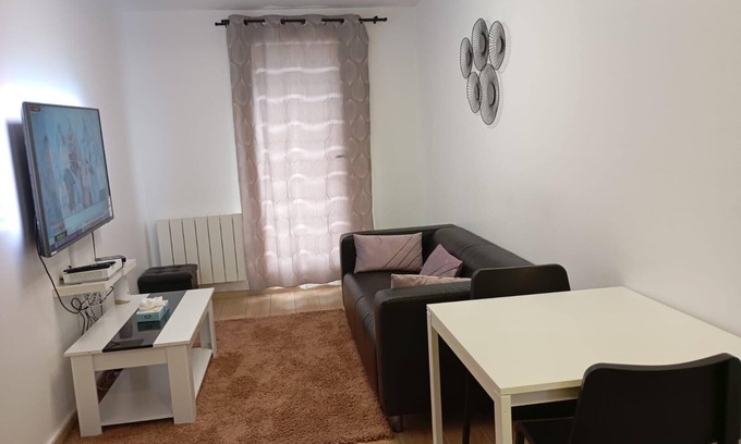 Center Apartment | 2 Bedroom Apartment in Ã‰vry-Courcouronnes