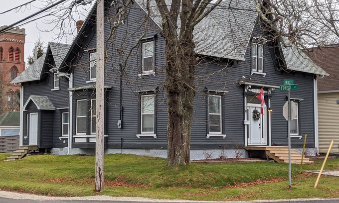 Yarmouth Apartment | 2 bedroom apartment in historic 1880s captains house