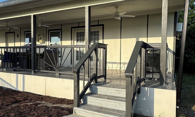 Quinlan Apartment | 2-bedroom apartment in welcoming Quinlan with AC, WiFi