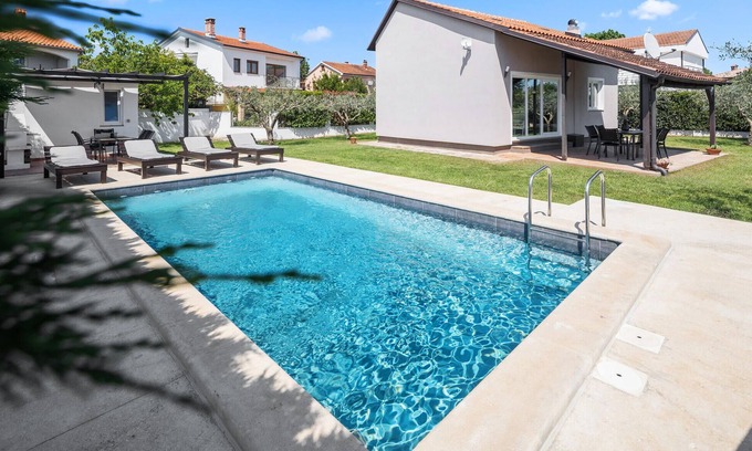 Valbandon House | 2 bedroom awesome home in Valbandon