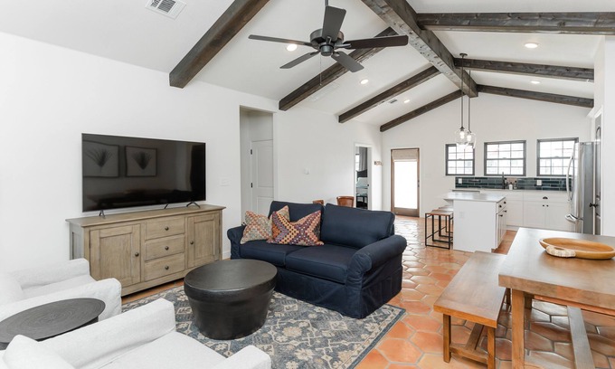 Nemo Cottage | 2 Bedroom Casita (1 King, 2 Queens)