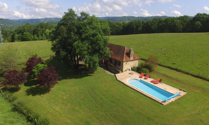 Puy-d'Arnac Cottage | 2 bedroom cottage with private pool surrounded by nature