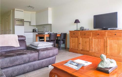 Mariakerke Apartment | 2 Bedroom Cozy Apartment In Oostende