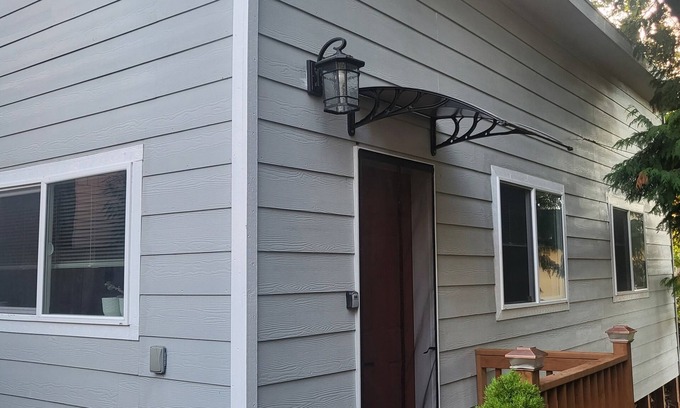 Des Moines Cottage | 2-bedroom DADU unit in tranquil Des Moines.