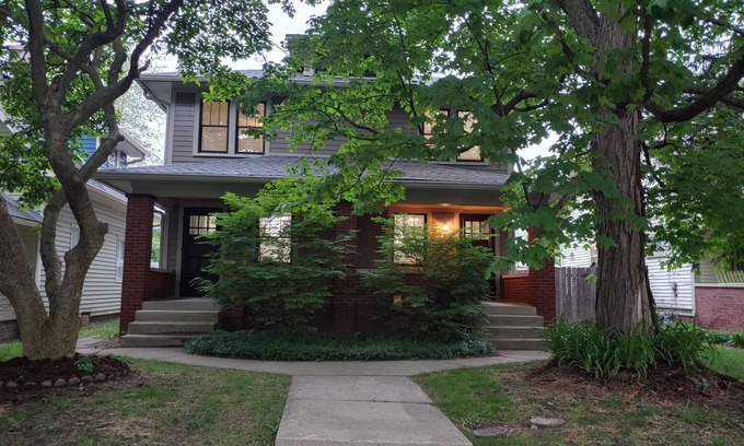 Irvington House | 2 Bedroom Dble. 1 1/2 Bath, Pet Friendly