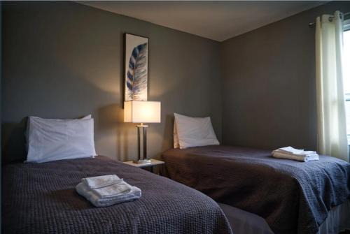 Roseneath House | 2 Bedroom Harbor Front Condo 4U