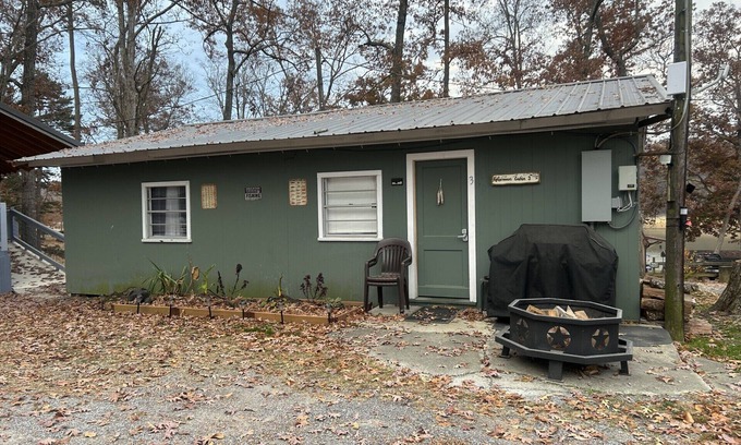 Dandridge Cabin | 2 bedroom home on Lake Douglas, perfect for fishermen! Close to all attractions!