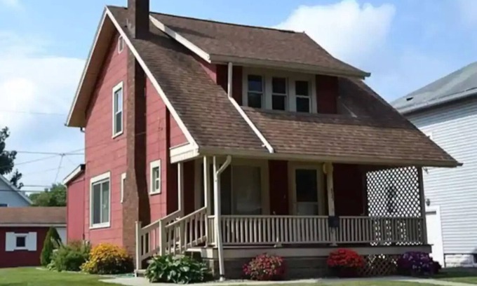 Massillon House | 2 bedroom house all to yourselves! 1.3mile to downtown Massillon
