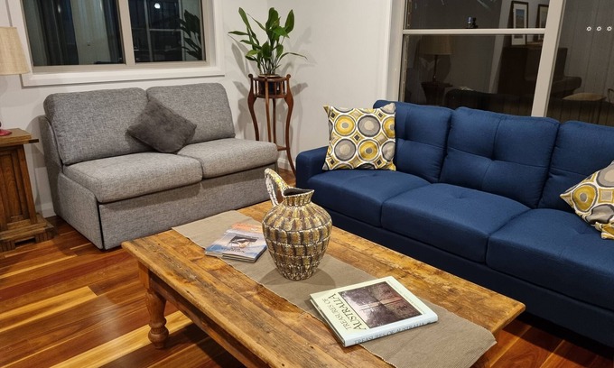 Nagambie House | 2 bedroom house Central Nagambie sleeps 5. Walking distance to lake and shops.