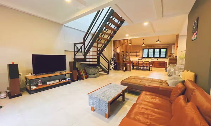 Chang Phueak House | 2-bedroom house in Maya/Nimman with WiFi, AC. Relax & Unwind!