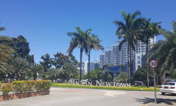 Lapu-Lapu Condo | 2 Bedroom - Mactan Newtown - 5 mins walk to the BEACH!