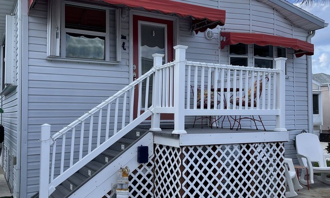 Nettles Island House | 2-bedroom mobile home just 6 minutes to Fort Pierce Beach