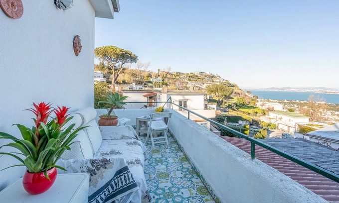 Ischia Porto Apartment | 2 bedroom nice apartment in Ischia