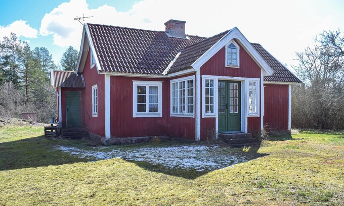 Blomstermala House | 2 bedroom nice home in Stubbemåla