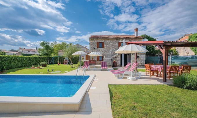 Katun Lindarski House | 2 bedroom nice home in Milotski Brijeg