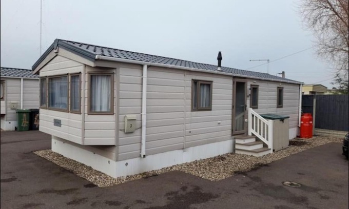 Cambridge Apartment | 2 bedroom park home.
